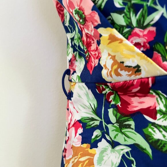 TRAC Mini Floral Deep V-Neck Dress with Open Back - Medium - Picture 5 of 9